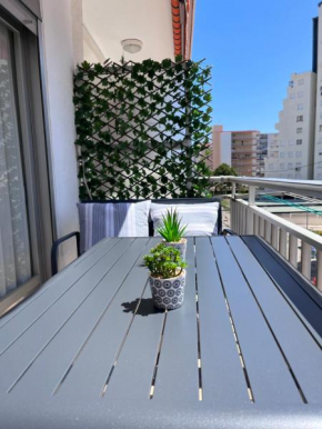 A 1 MINUTO DE LA PLAYA Alojamiento 2 habitaciones - Aire Acc y ascensor